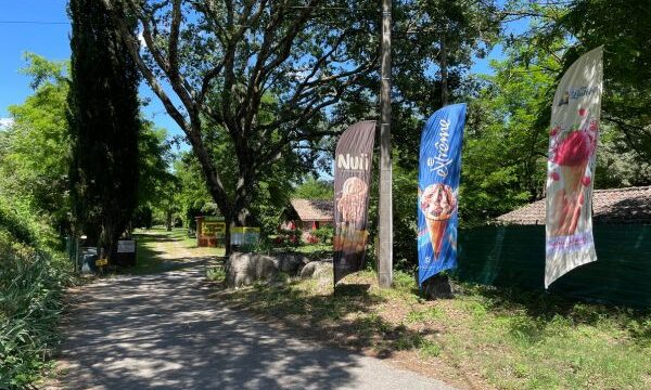 camping-velo-en-ardeche-ruoms-le-vieux-pont
