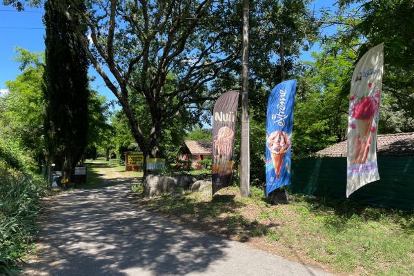 camping-velo-en-ardeche-ruoms-le-vieux-pont